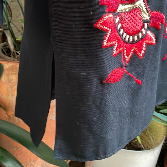 New vintage black cotton coat with bright red embroidery - Picture 11 of 13